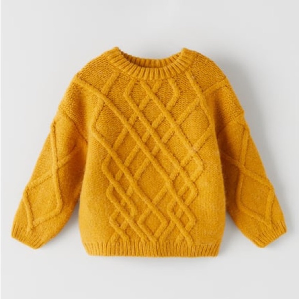 CABLE KNIT SWEATER